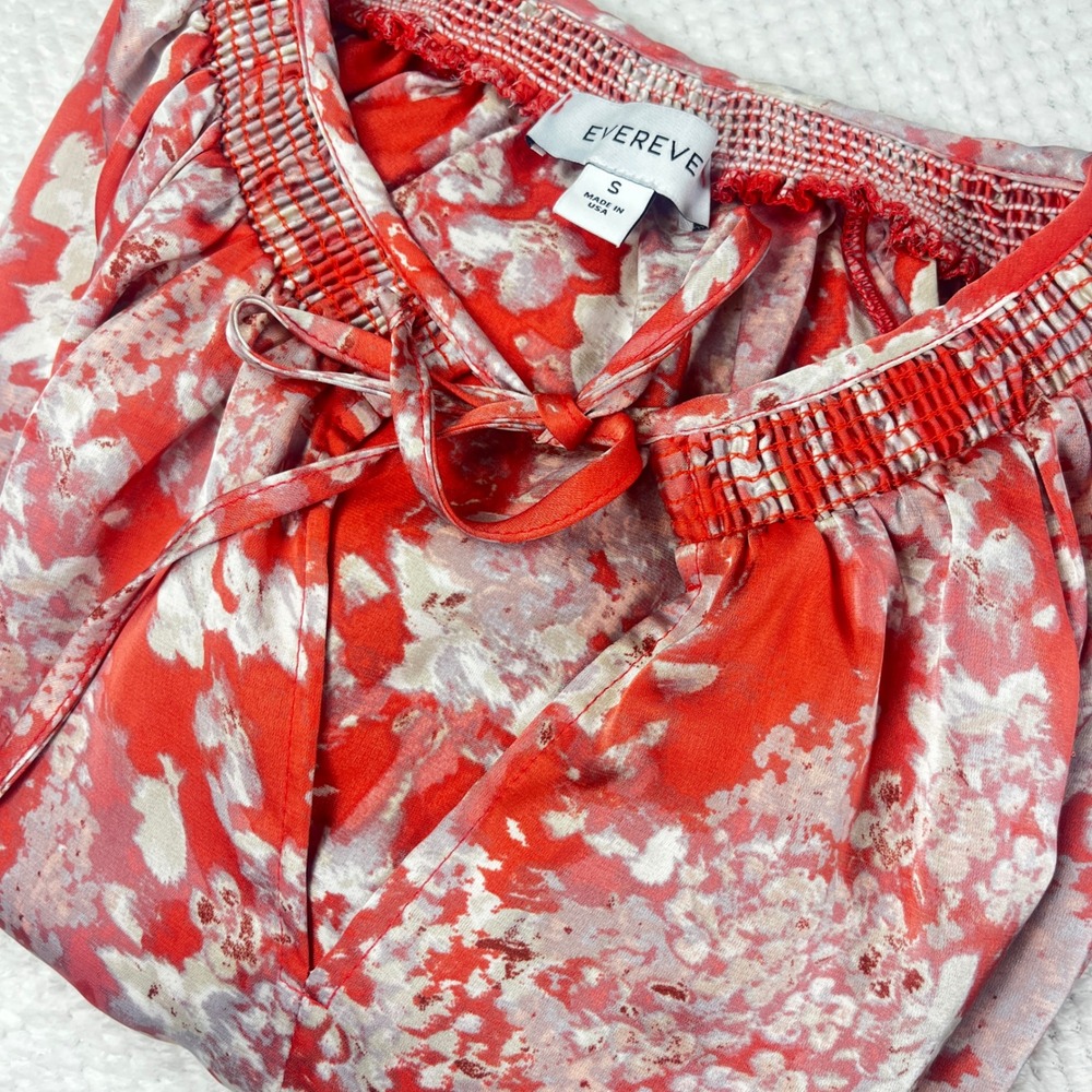 Evereve Red Floral Print Smocked Neck Tie Neck Blouse Shirt‎ Women's Size Small